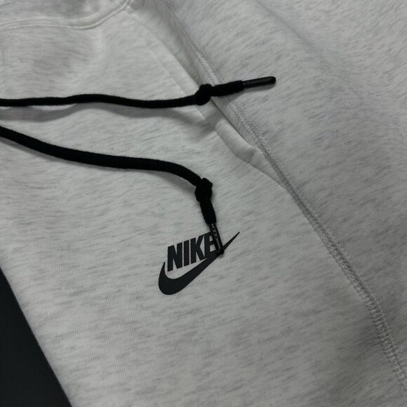 Nike Sportswear Tech Fleece Joggers Pants Men’s Sizes Birch White FB8002-051 - Picture 2 of 6